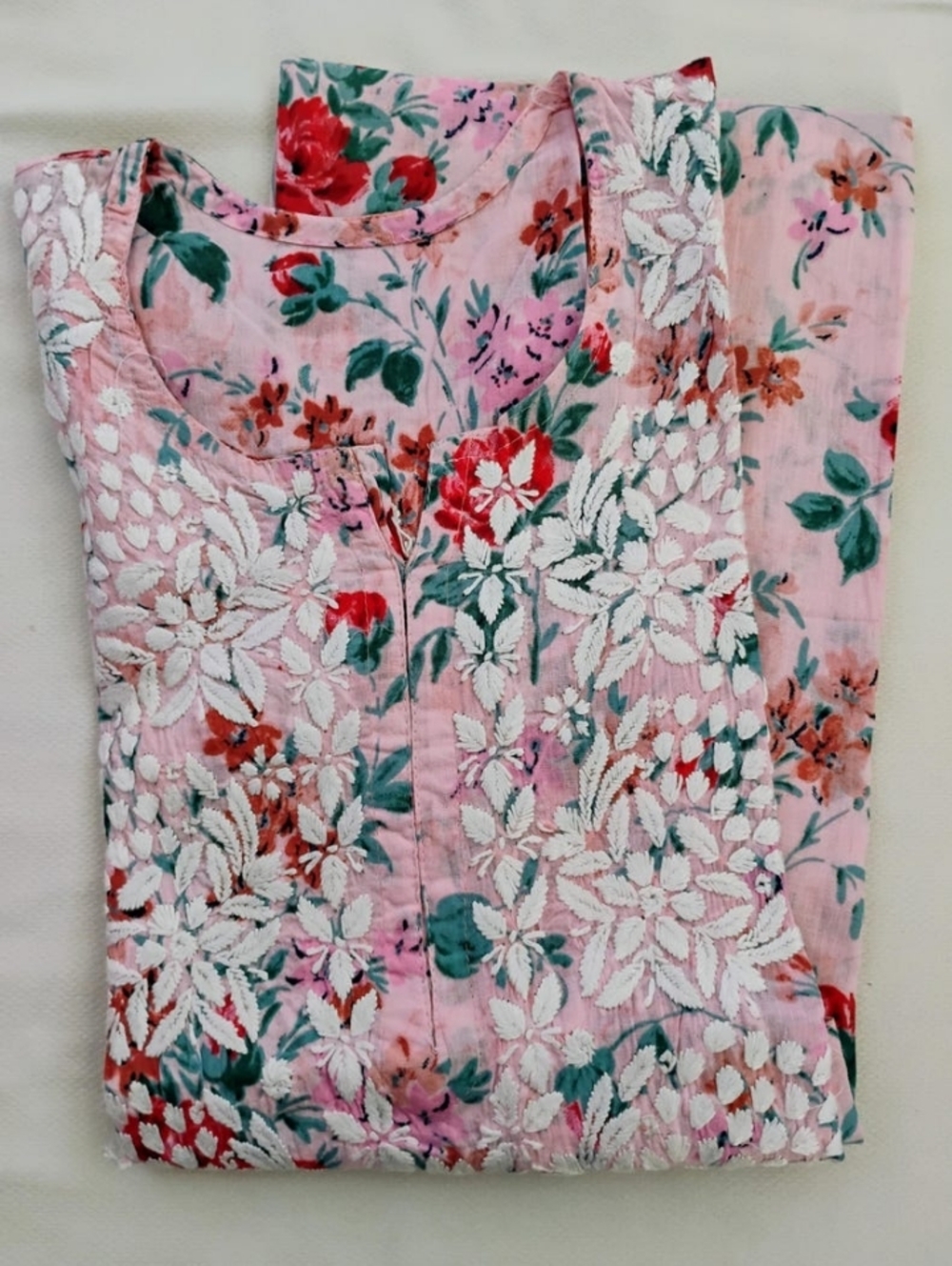 Floral Embroidered Women's Kurta - Pink